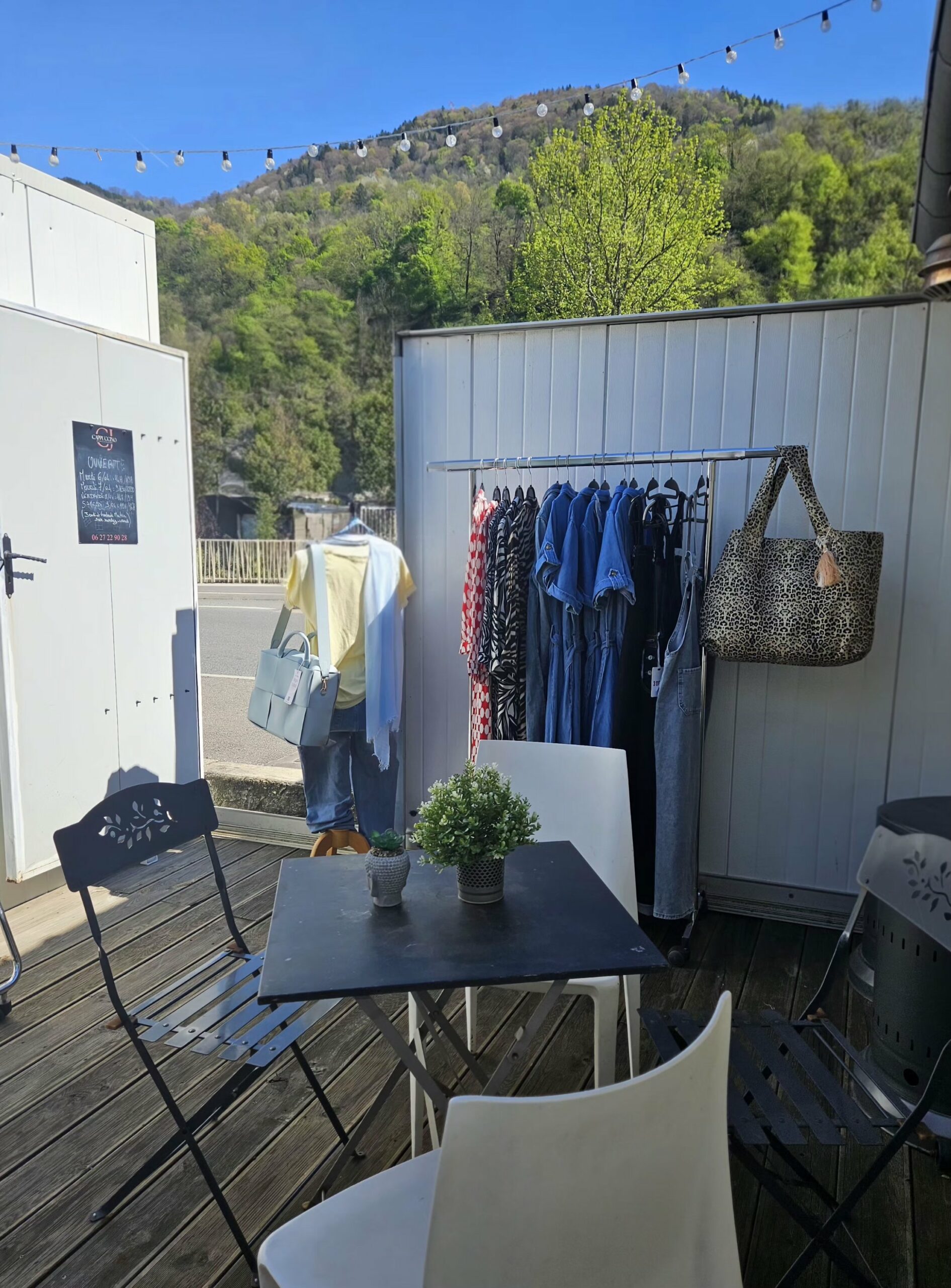 SHOW ROOM – Image 2